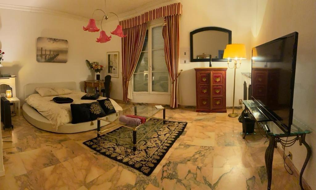 부지발 La Demeure D'Iris B&B 외부 사진