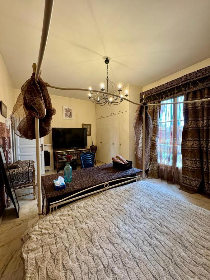 부지발 La Demeure D'Iris B&B 외부 사진