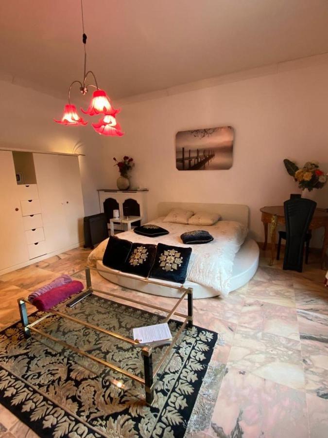 부지발 La Demeure D'Iris B&B 외부 사진