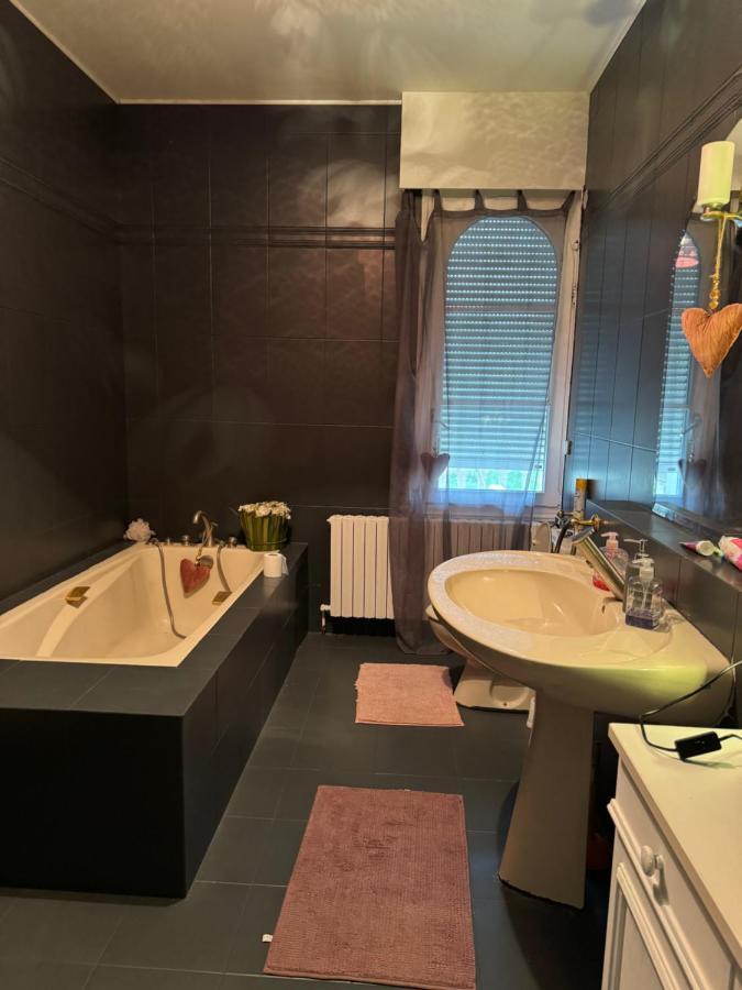 부지발 La Demeure D'Iris B&B 외부 사진